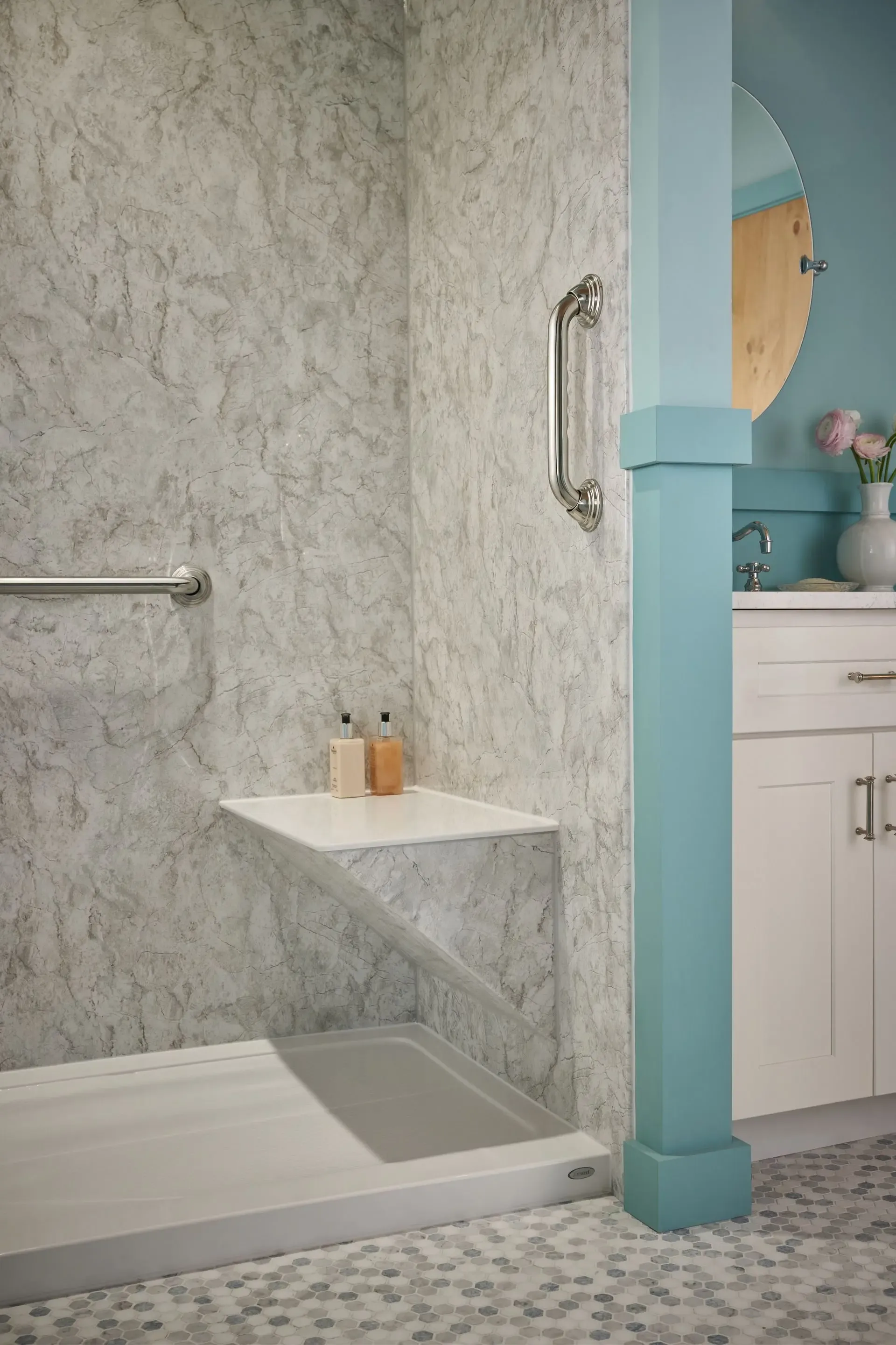 Shower with bench