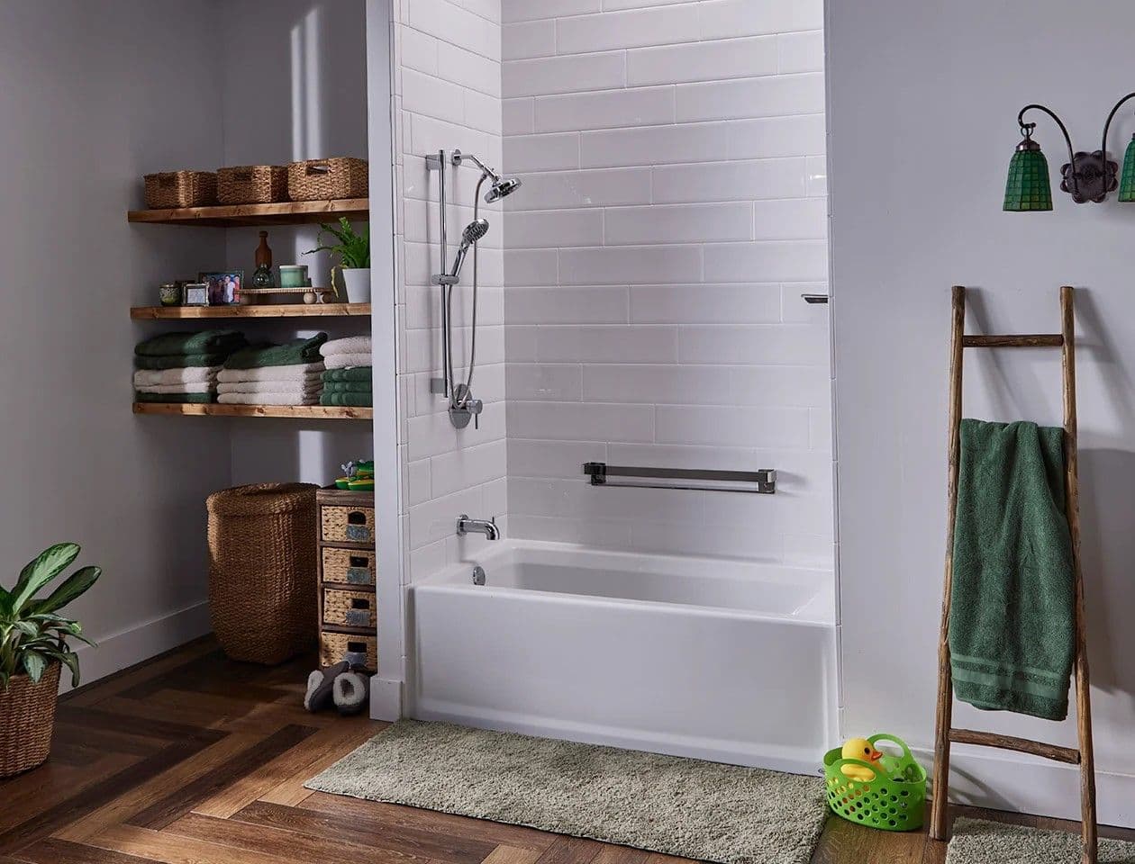 Tub with Shower